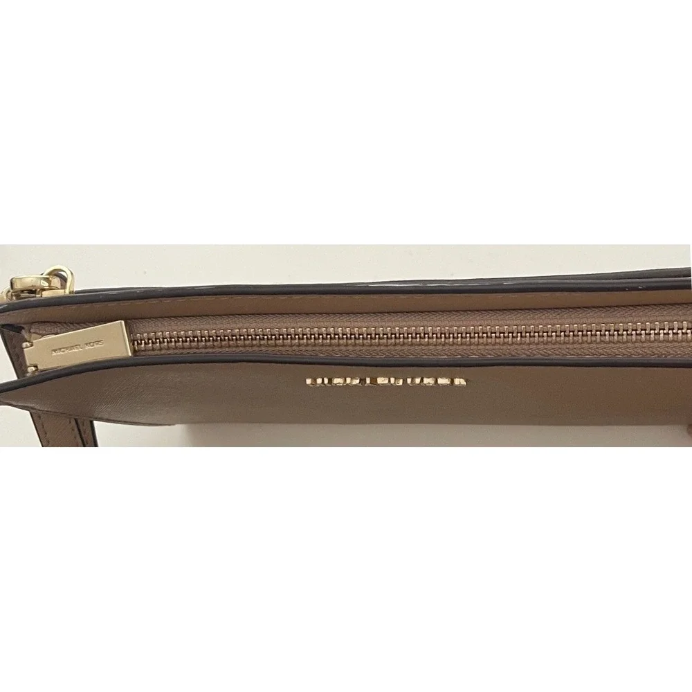 Michael Kors excellent pre